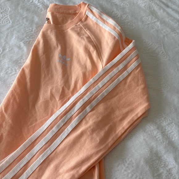 NWOT Adidas Peach Crop Top - Picture 1 of 3